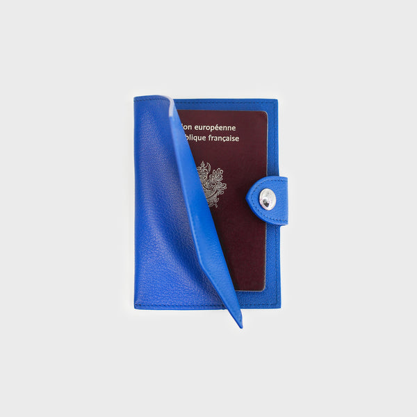 LEATHER PASSPORT HOLDER OCEAN BLUE