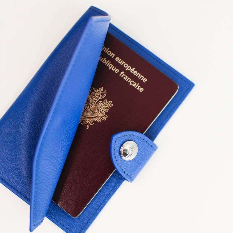 LEATHER PASSPORT HOLDER OCEAN BLUE