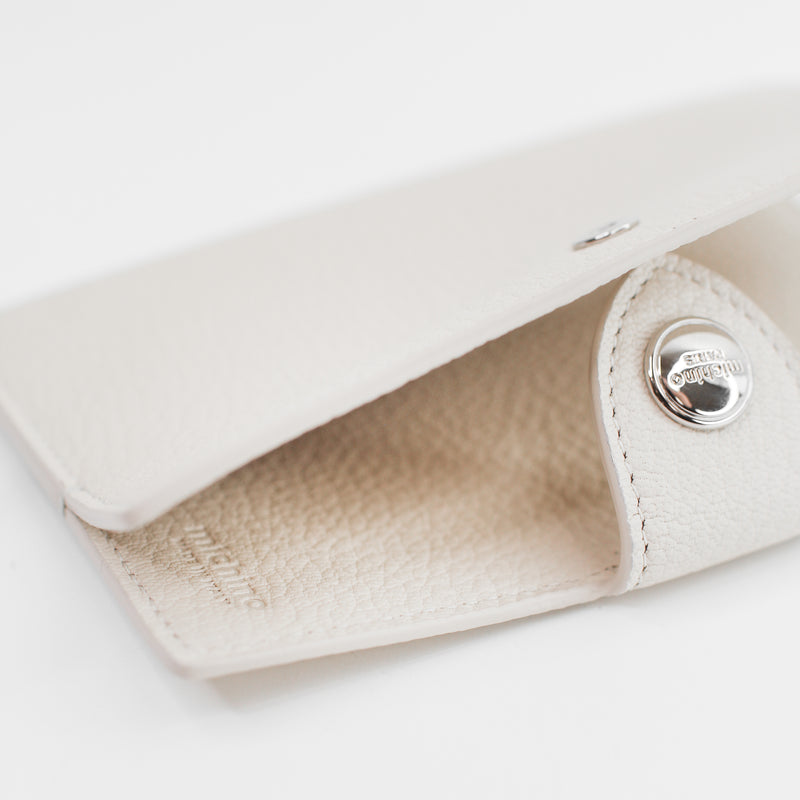 LEATHER PASSPORT HOLDER IVORY